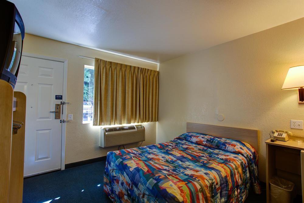Motel 6-Kelso, Wa - Mt. St. Helens ภายนอก รูปภาพ