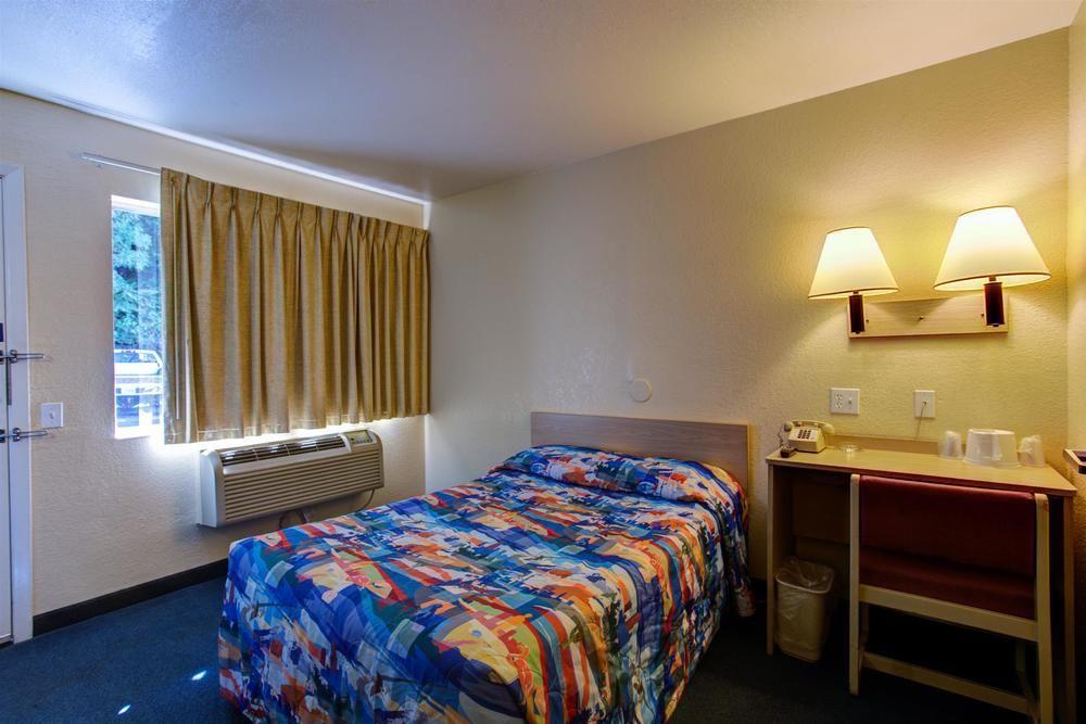 Motel 6-Kelso, Wa - Mt. St. Helens ภายนอก รูปภาพ