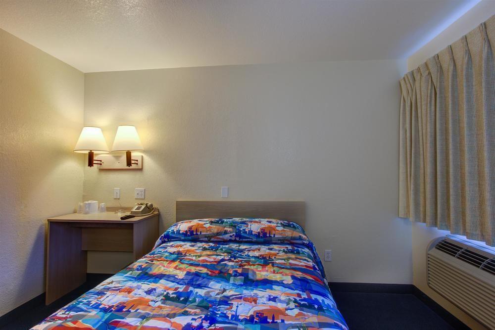 Motel 6-Kelso, Wa - Mt. St. Helens ภายนอก รูปภาพ