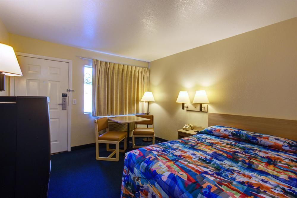 Motel 6-Kelso, Wa - Mt. St. Helens ภายนอก รูปภาพ