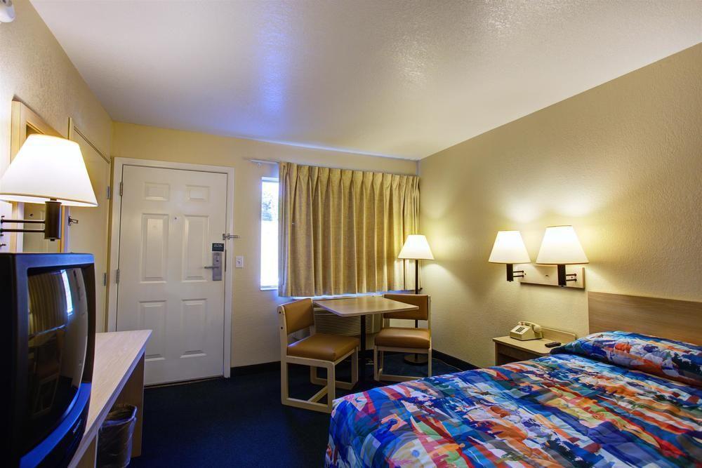 Motel 6-Kelso, Wa - Mt. St. Helens ภายนอก รูปภาพ