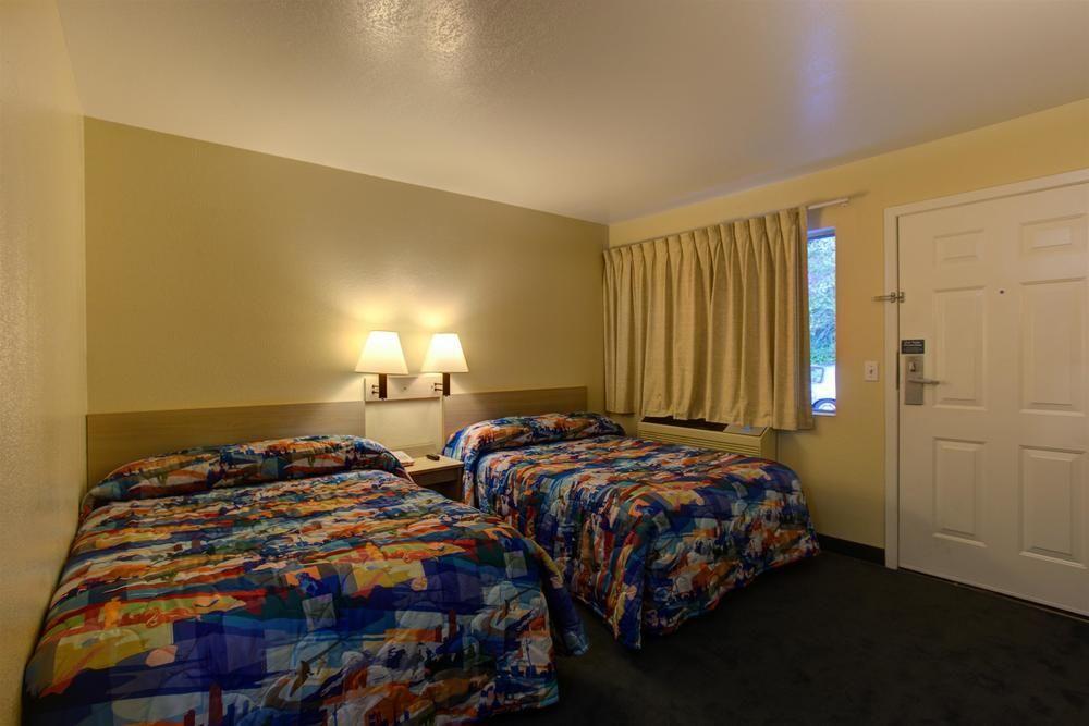 Motel 6-Kelso, Wa - Mt. St. Helens ภายนอก รูปภาพ