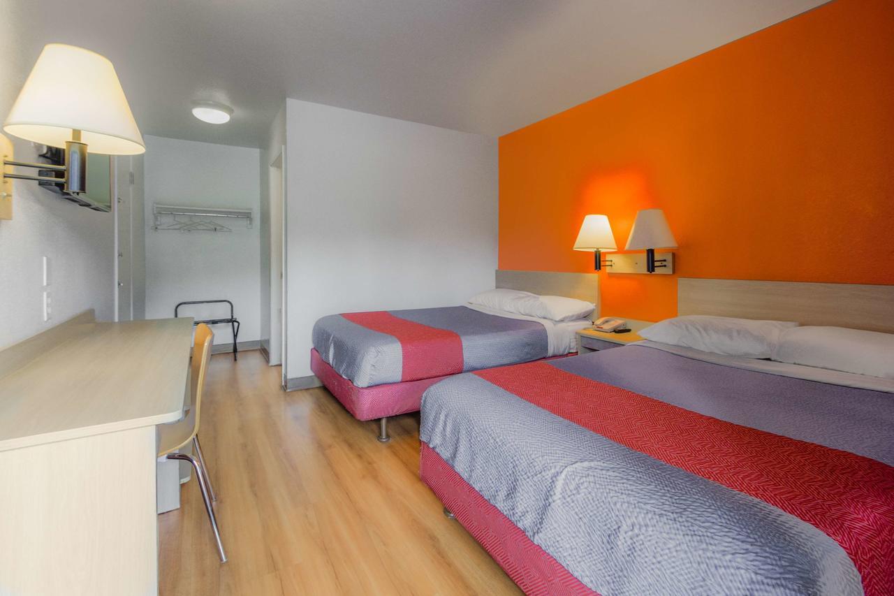 Motel 6-Kelso, Wa - Mt. St. Helens ภายนอก รูปภาพ