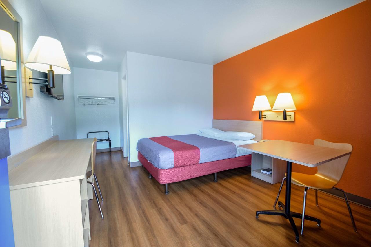 Motel 6-Kelso, Wa - Mt. St. Helens ภายนอก รูปภาพ