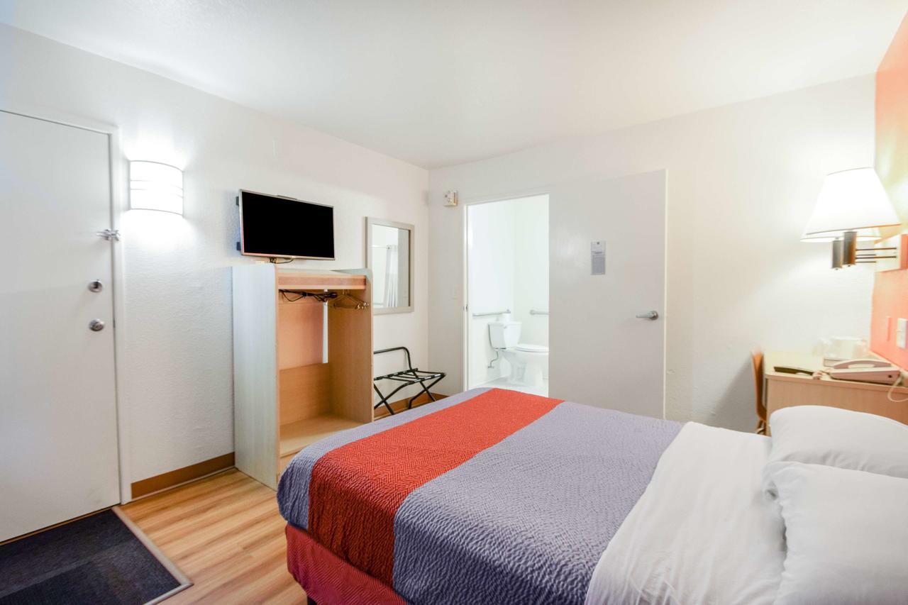 Motel 6-Kelso, Wa - Mt. St. Helens ภายนอก รูปภาพ