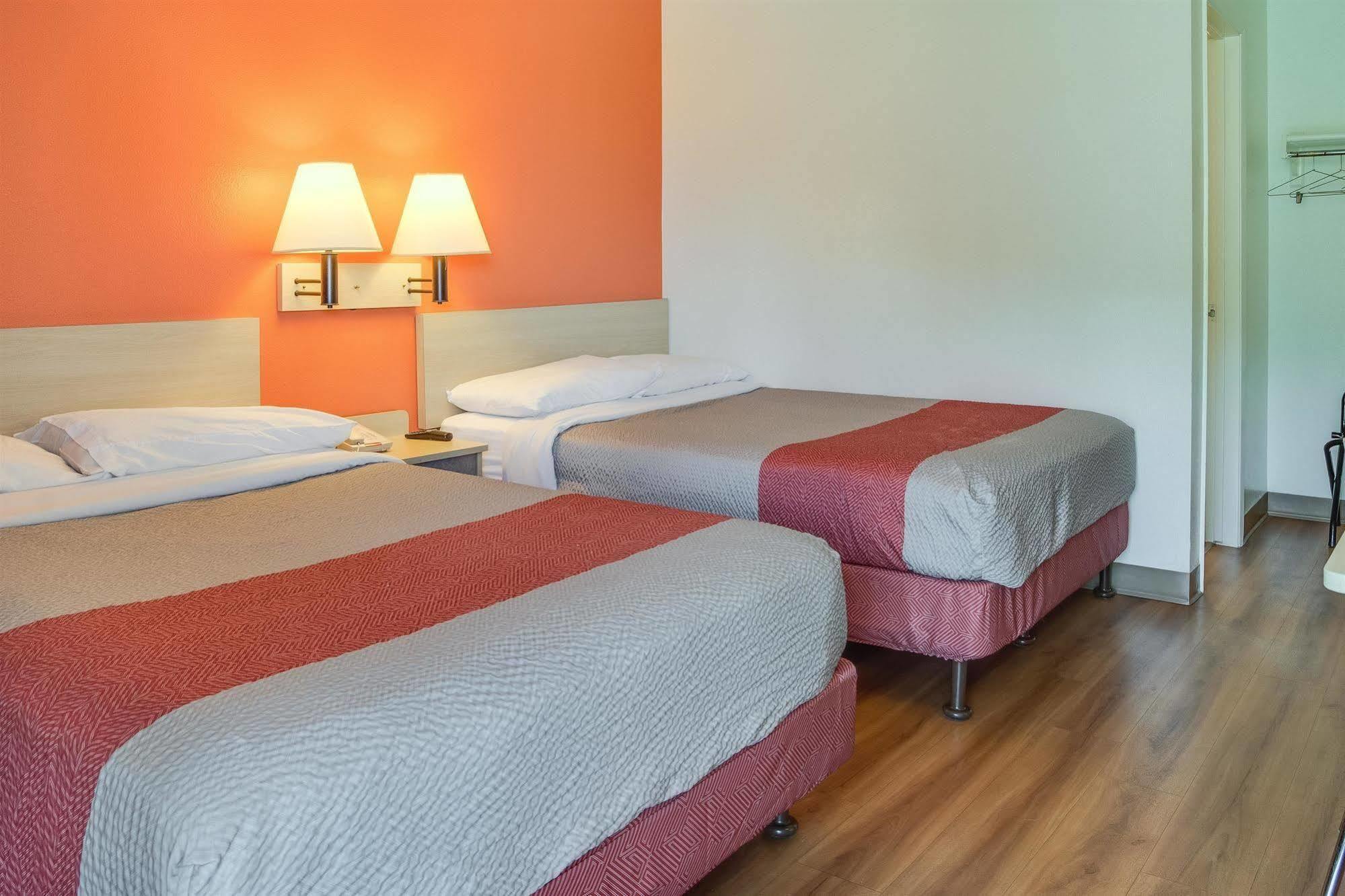 Motel 6-Kelso, Wa - Mt. St. Helens ภายนอก รูปภาพ