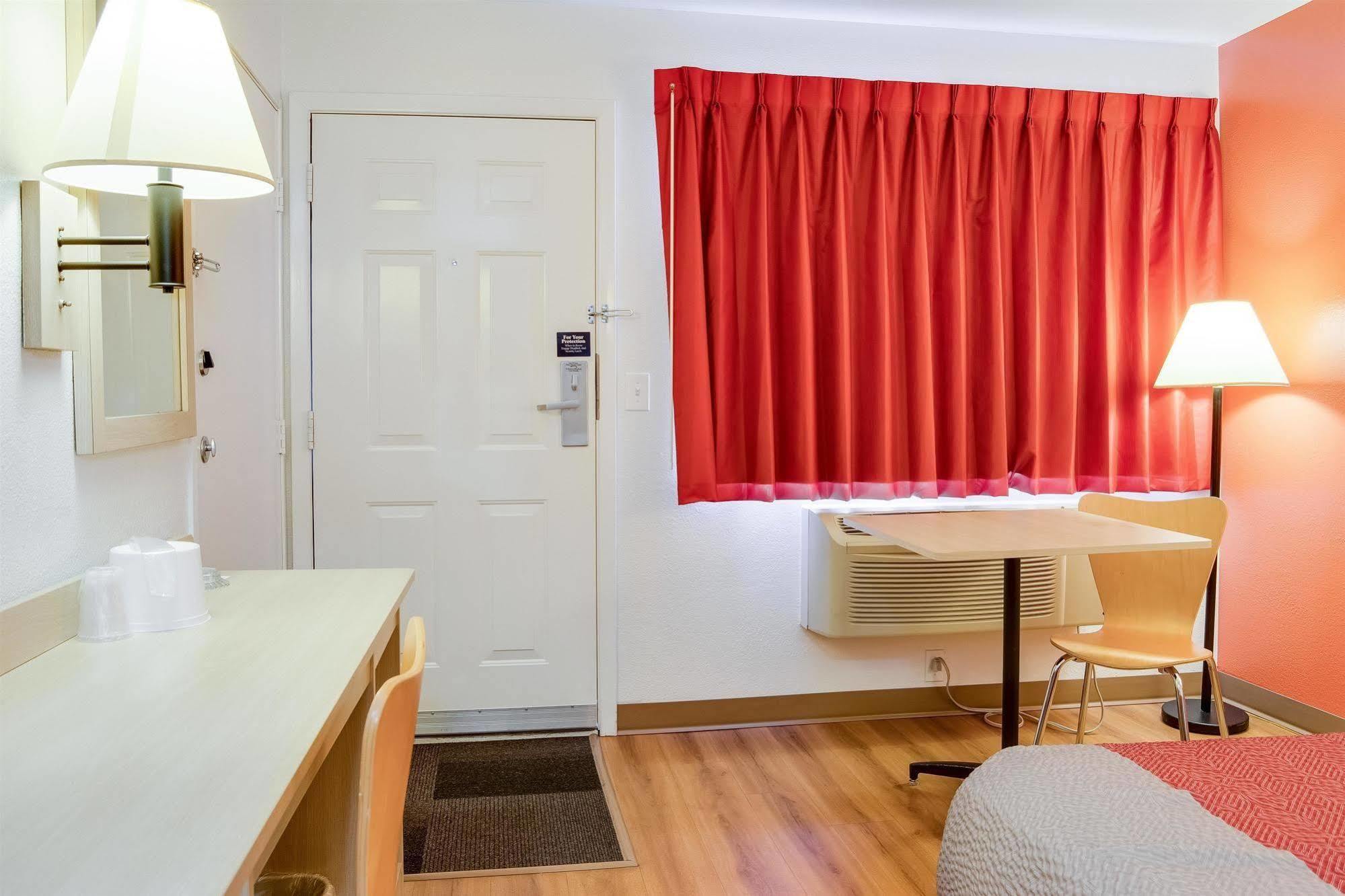 Motel 6-Kelso, Wa - Mt. St. Helens ภายนอก รูปภาพ