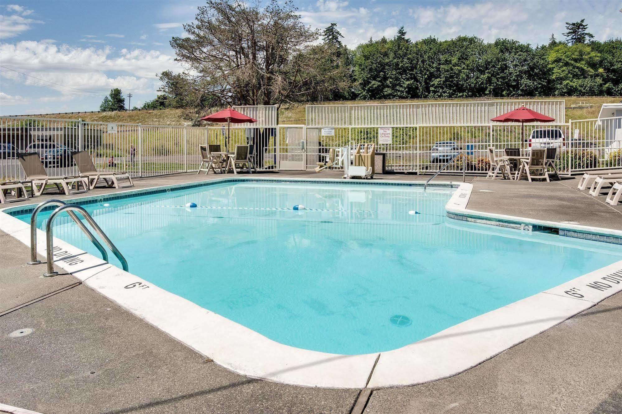 Motel 6-Kelso, Wa - Mt. St. Helens ภายนอก รูปภาพ